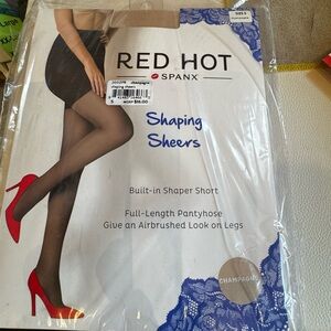 Red Hot by Spanx Shaping Sheers Built-in Shaper Short
Pantyhose Small champagne